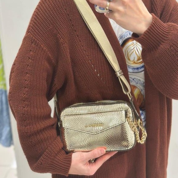 Michael Kors 2-in-1 Maisy camera bag gold new - Picture 4 of 9